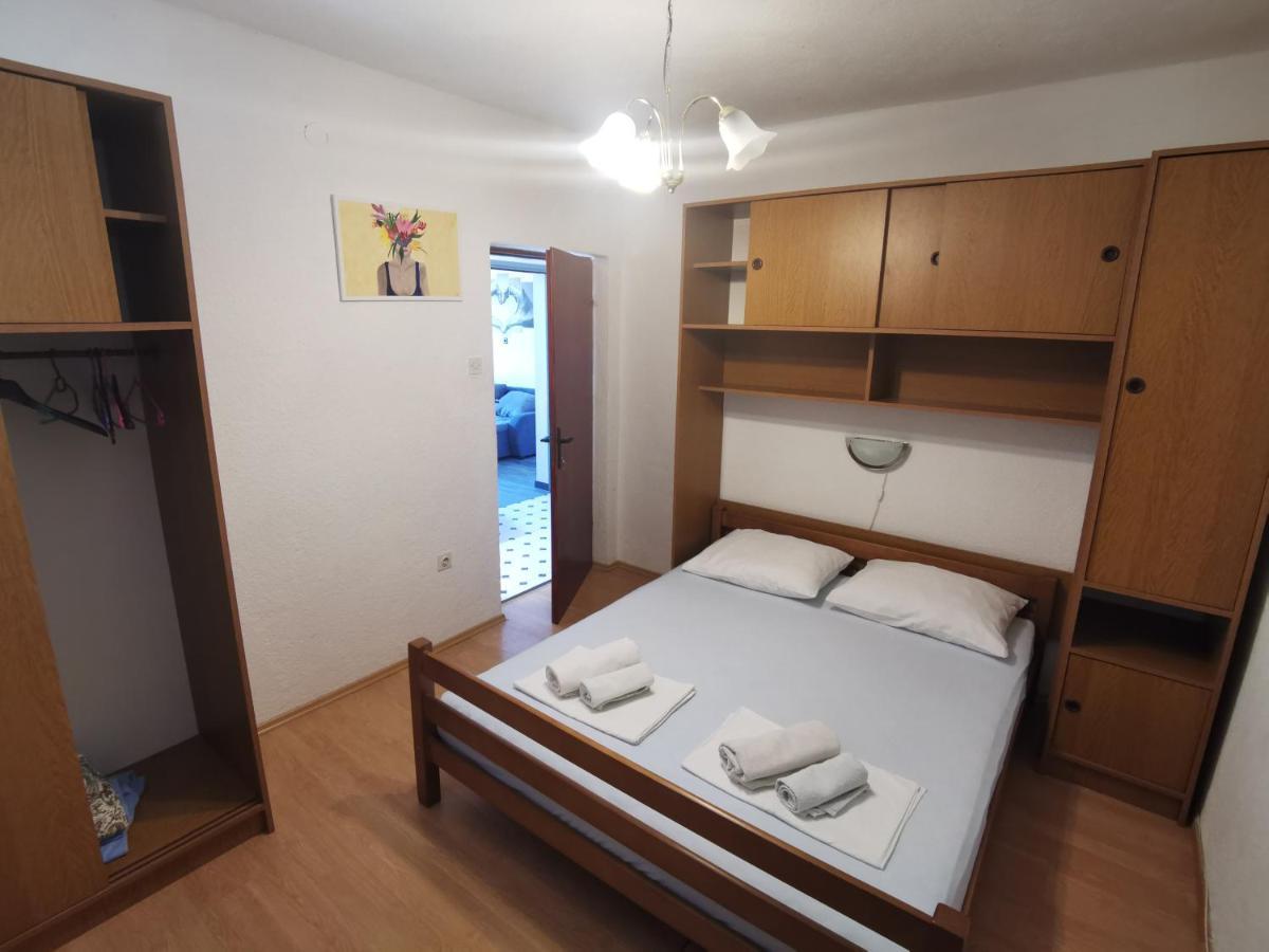 Deedee Apartment セニ エクステリア 写真
